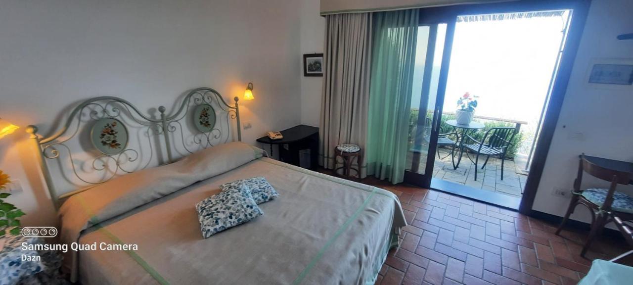 Hotel La Giada Del Mesco レヴァント エクステリア 写真
