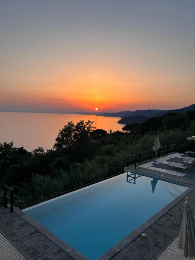 Hotel La Giada Del Mesco レヴァント エクステリア 写真